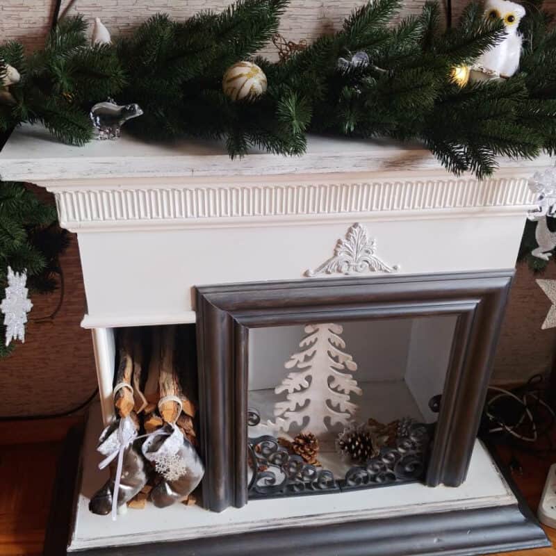 Kunstjõuluvanik VALENCIA green ehetes